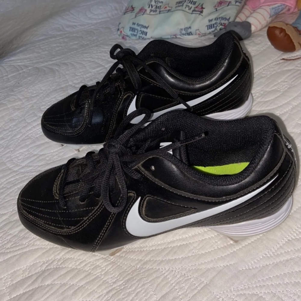 Nike softball cleats